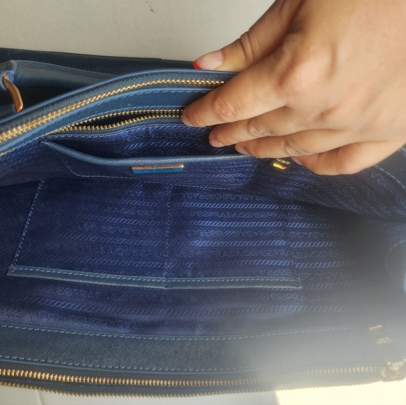 🌸 Prada | Handbag | Medoum sized bag - Picture 14 of 16